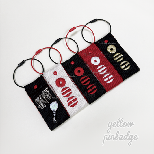 [Pre-Order] Arirang Tour Pin Holder Keychain